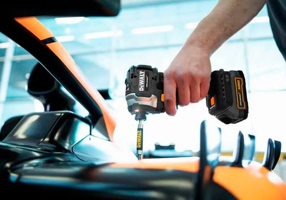 Шурупокрут ударний/Impact акумуляторний McLaren F1 TEAM LIMITED EDITION DeWALT DCF85ME2GT